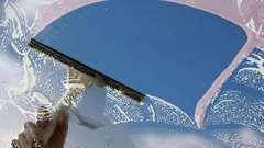 How to avoid smears and streaks when cleaning your windows